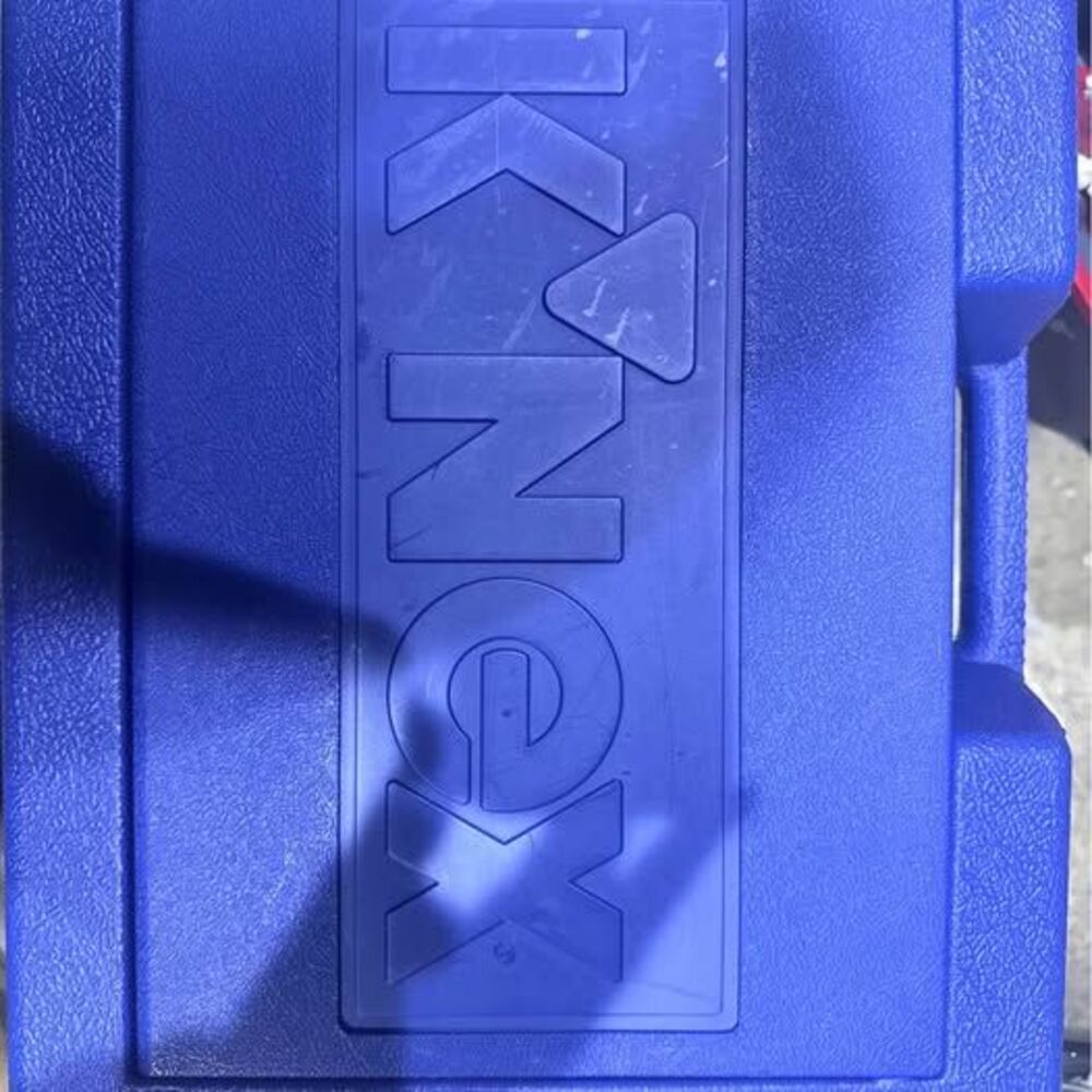 🧩 K’NEX Building Set w/ Storage Case – Tons of Pieces!